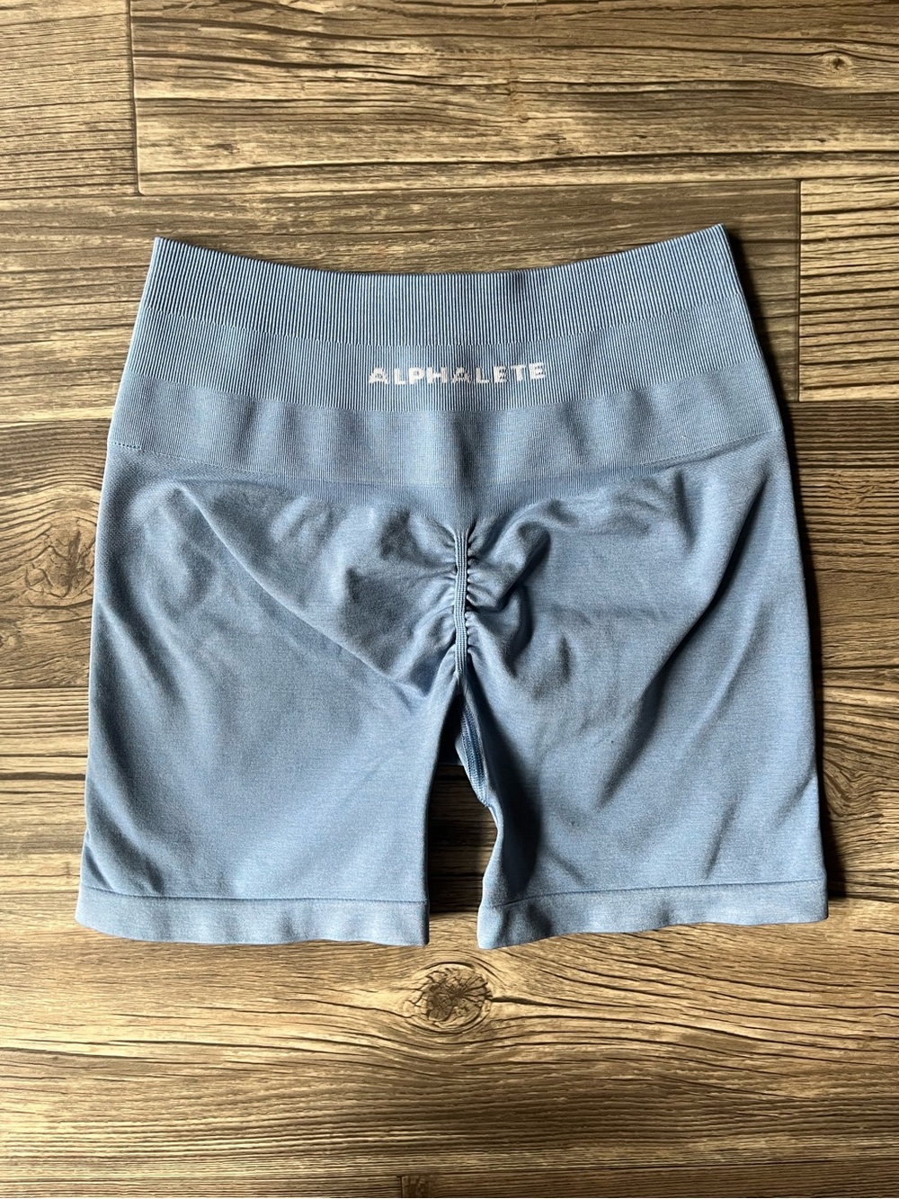 Alphalete Women's Dusty Blue Seamless Scrunch Bike Shorts